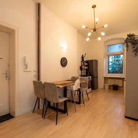 Evostay - Grosses In Zentraler Lage Apartamento *
