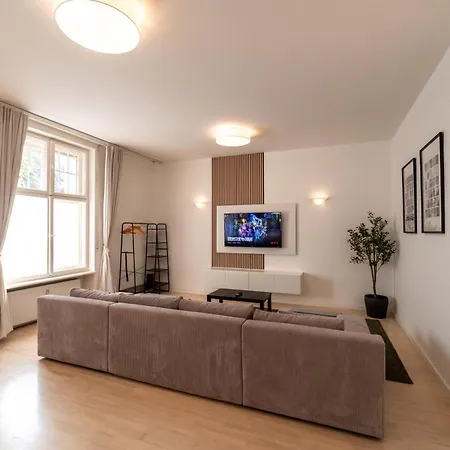 Evostay - Grosses In Zentraler Lage Apartment *